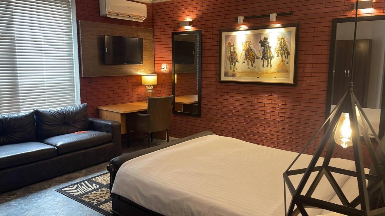 12Th Avenue Hotel Lahore Ngoại thất bức ảnh